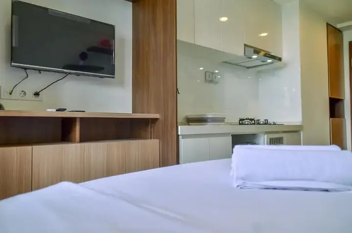 Fully Furnished with Modern Design Studio Sky House BSD Apartment — фото 1