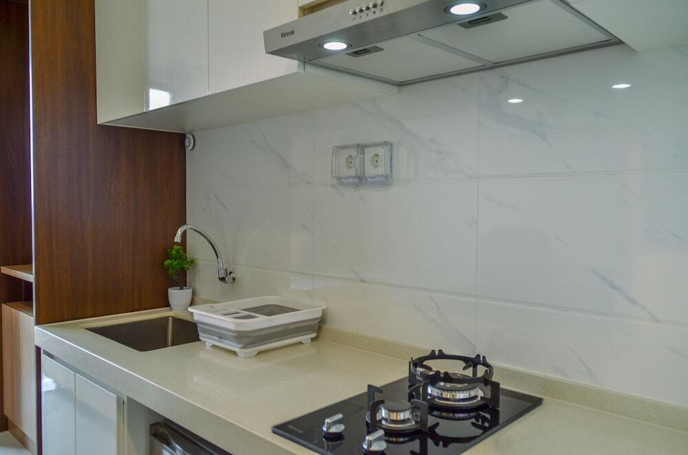 Legok: Fully Furnished with Modern Design Studio Sky House BSD Apartment