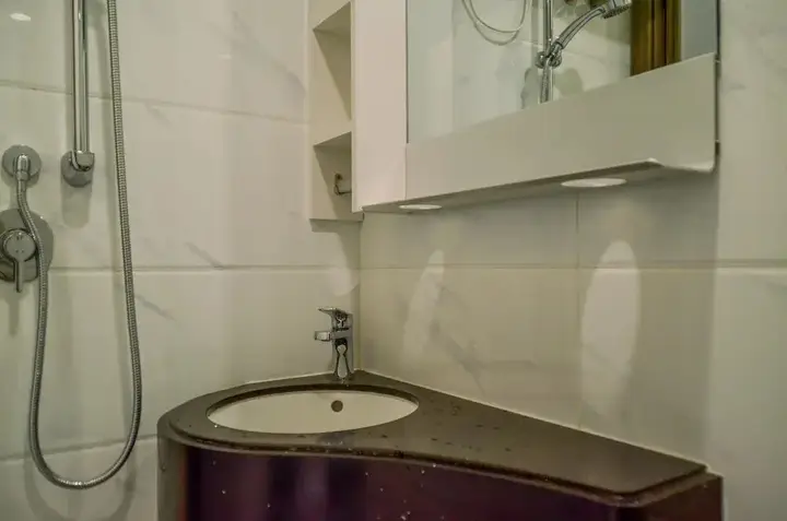 Fully Furnished with Modern Design Studio Sky House BSD Apartment — фото 6