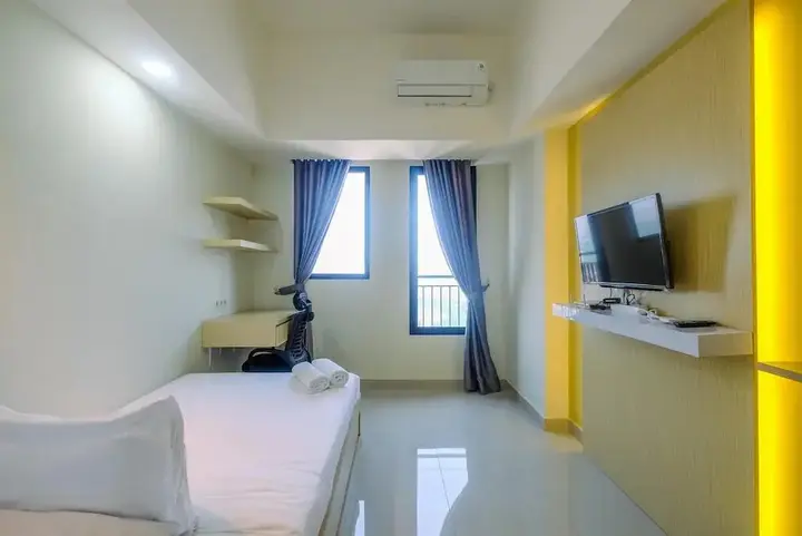 Депок: Cozy Living Studio Room at Evenciio Margonda Apartment