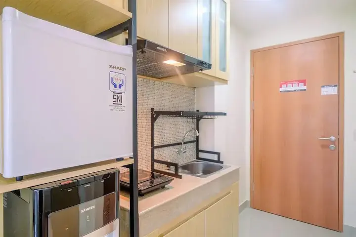 Депок: Cozy Living Studio Room at Evenciio Margonda Apartment