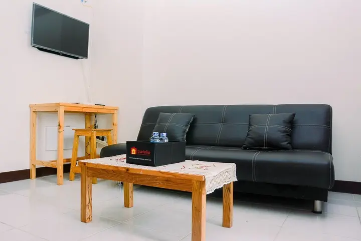 Депок: Minimalist and Stylish 2BR Cinere Resort Apartment