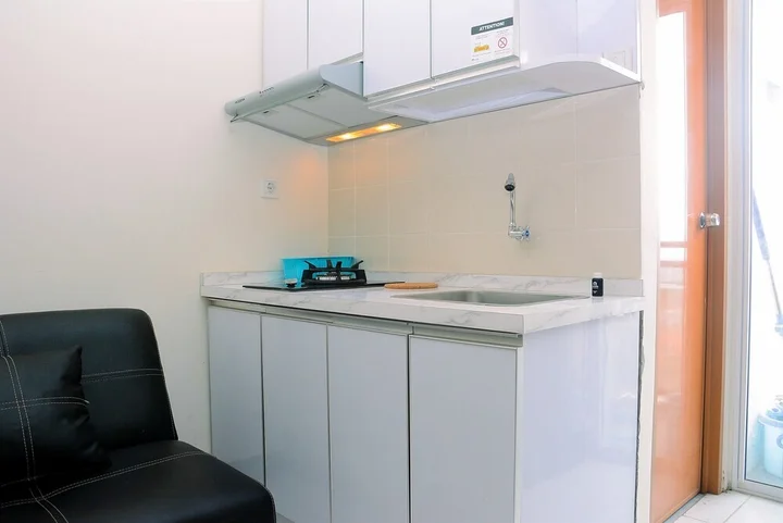 Депок: Minimalist and Stylish 2BR Cinere Resort Apartment