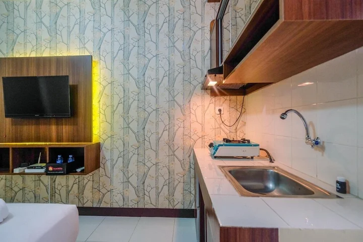 Депок: Comfortable and Tidy Studio at Cinere Resort Apartment