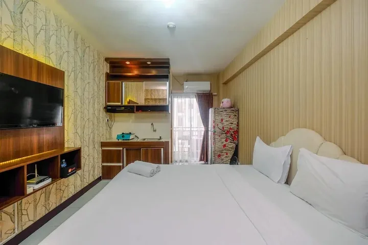 Депок: Comfortable and Tidy Studio at Cinere Resort Apartment