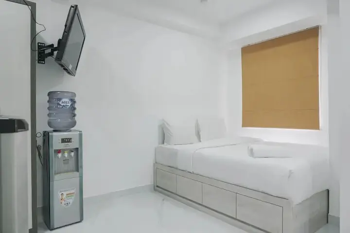 Джакарта: Comfort Studio at Menteng Square Apartment