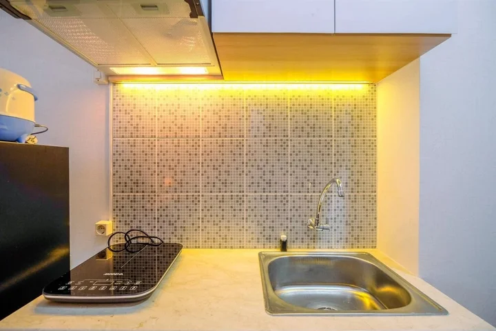 Депок: Cozy Living Studio At Evenciio Apartment Margonda Near Ui