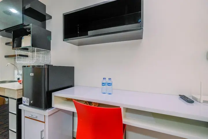 Депок: Nice And Comfort Studio At Evenciio Apartment