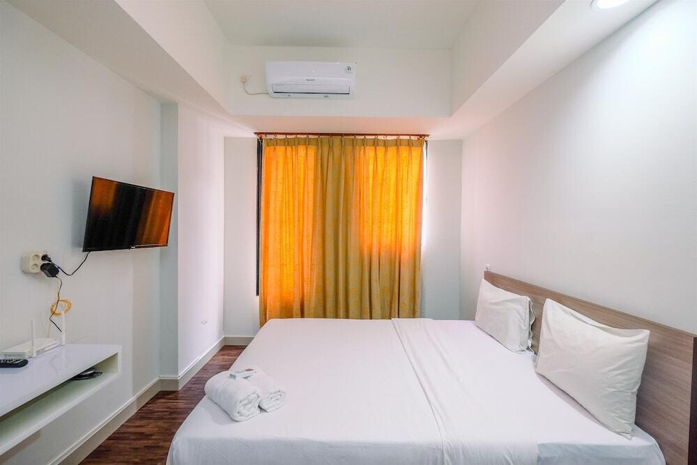 Nice And Comfort Studio At Evenciio Apartment — фото 5