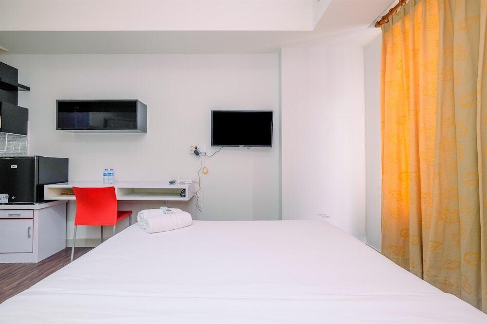 Nice And Comfort Studio At Evenciio Apartment — фото 4