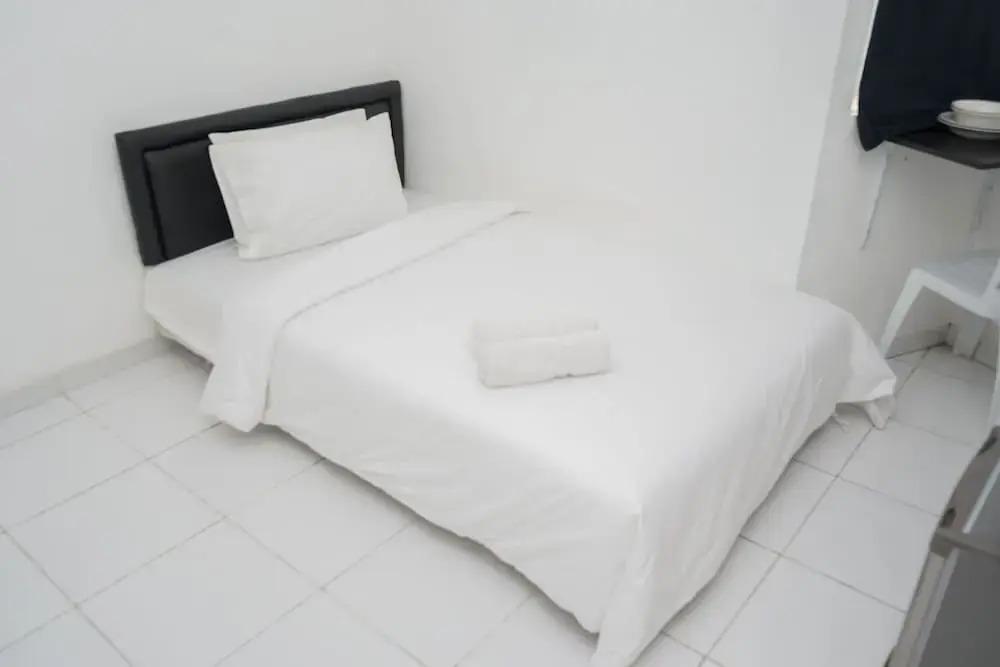 Тангеранг: Cozy And Calm Studio No Kitchen Apartment At Aeropolis Residence