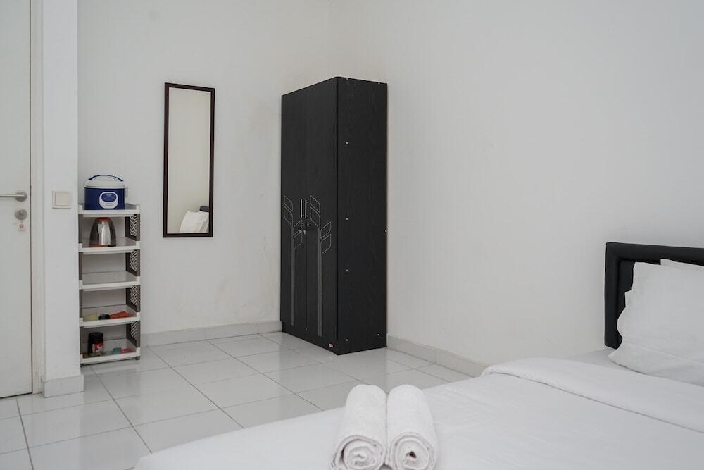 Тангеранг: Cozy And Calm Studio No Kitchen Apartment At Aeropolis Residence