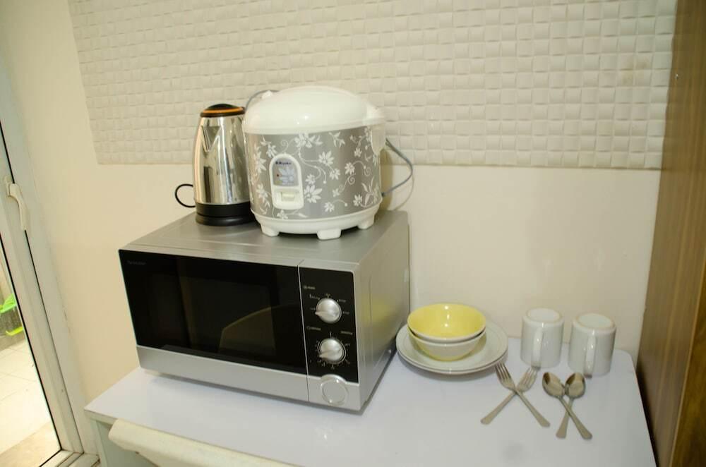 Тангеранг: Comfy Studio Apartment At Aeropolis Residence Near Soetta