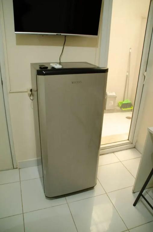 Тангеранг: Comfy Studio Apartment At Aeropolis Residence Near Soetta