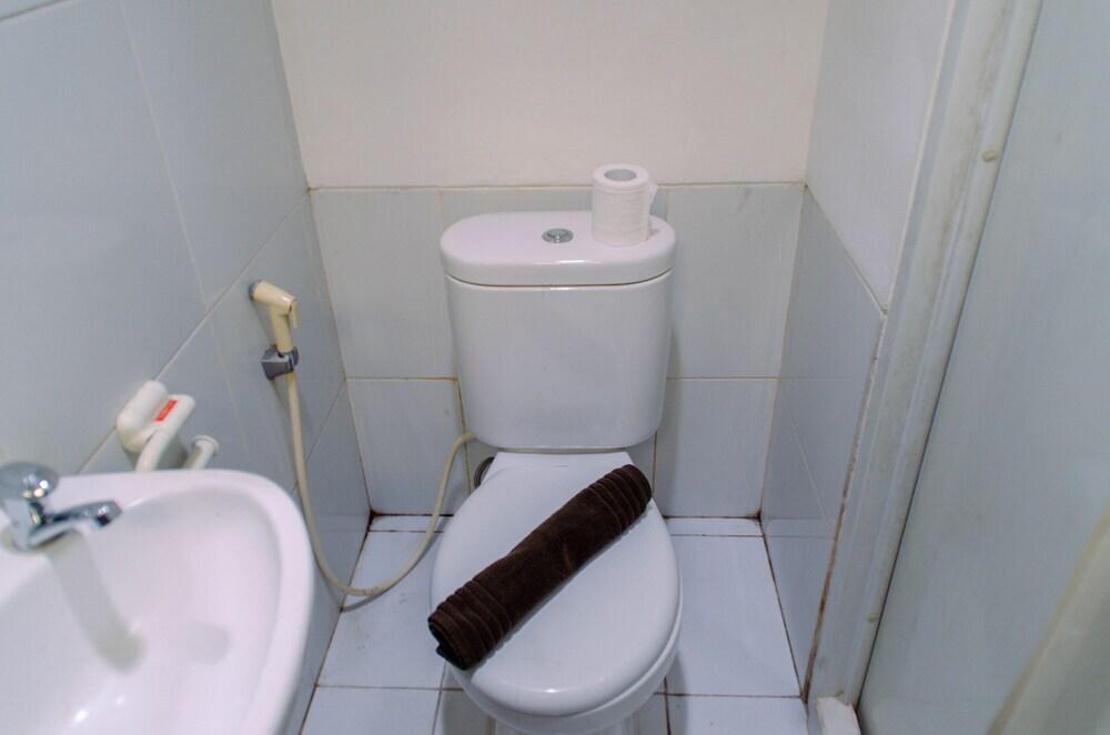 Тангеранг: Strategic Studio Apartment At Aeropolis Residence Near Airport