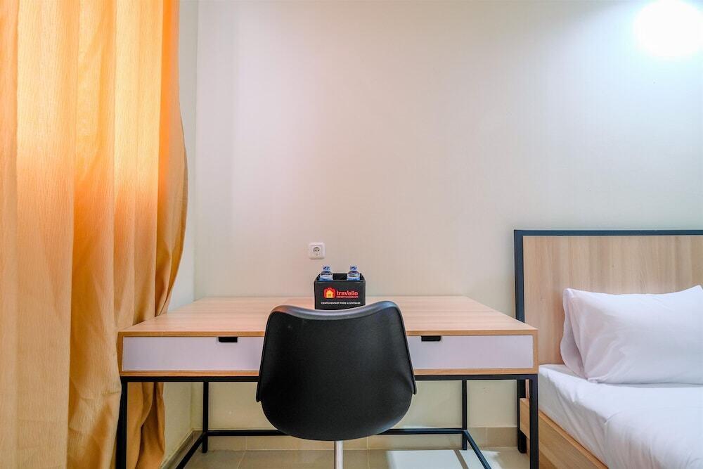 Депок: Nice Studio At Evenciio Margonda Apartment