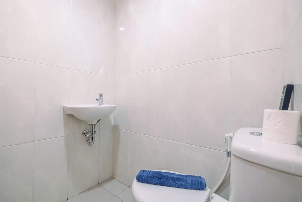 Депок: Nice Studio At Evenciio Margonda Apartment