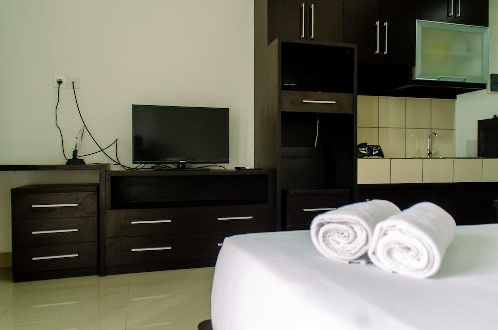 Legok: Elegant And Homey Studio At Paramount Skyline Apartment