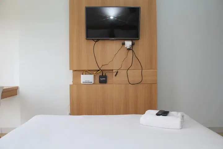 Fully Furnished With Cozy Design Studio At Patraland Urbano Apartment — фото 4
