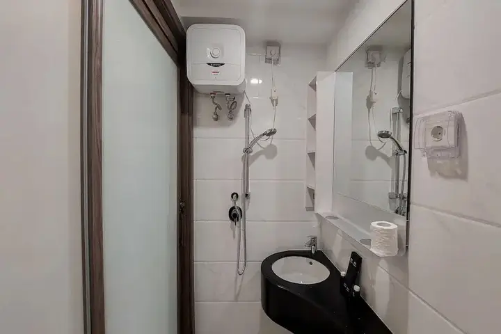 Nice And Elegant Studio Apartment At Sky House Bsd Near Aeon Mall — фото 5