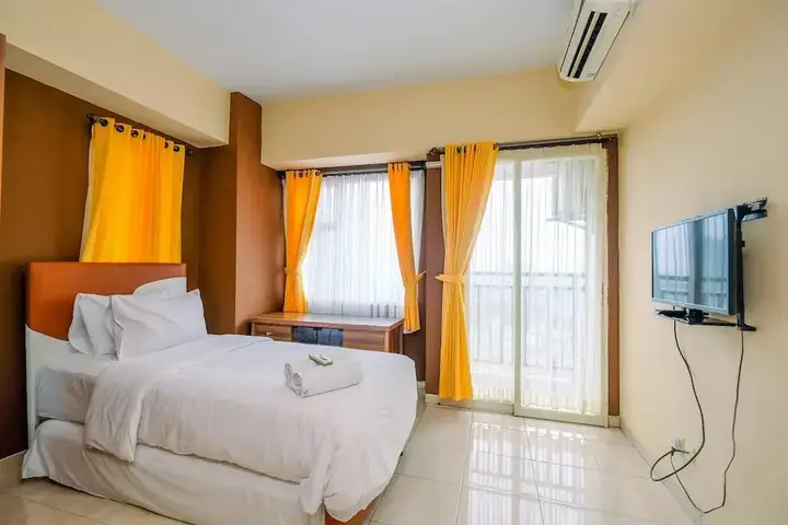 Comfort and Simply Studio Apartment at Margonda Residence 3 — фото 3