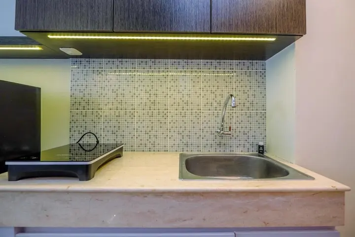 Депок: Cozy Stay and Tidy Studio at Evenciio Margonda Apartment