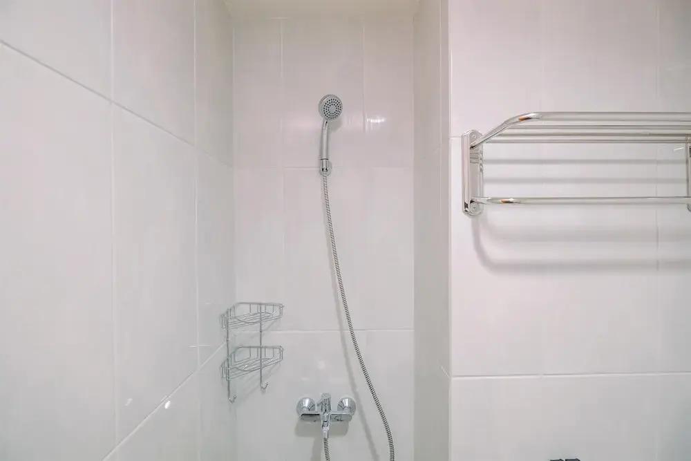 Депок: Cozy Stay and Tidy Studio at Evenciio Margonda Apartment