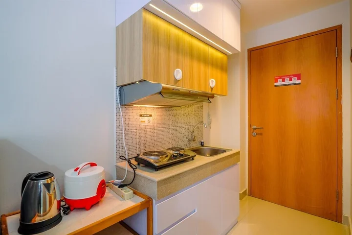 Депок: Nice and Cozy Studio Room at Evenciio Margonda Apartment