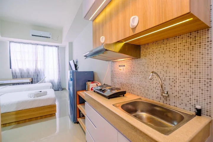 Депок: Nice and Cozy Studio Room at Evenciio Margonda Apartment