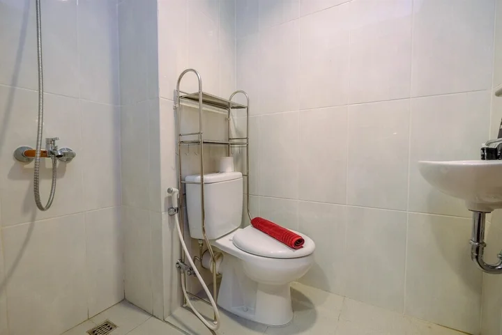 Депок: Nice and Cozy Studio Room at Evenciio Margonda Apartment