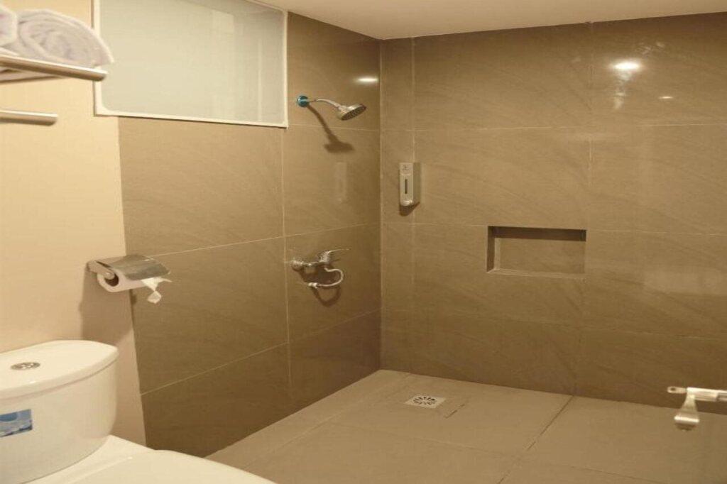 Маланг: Class Premium Guest House