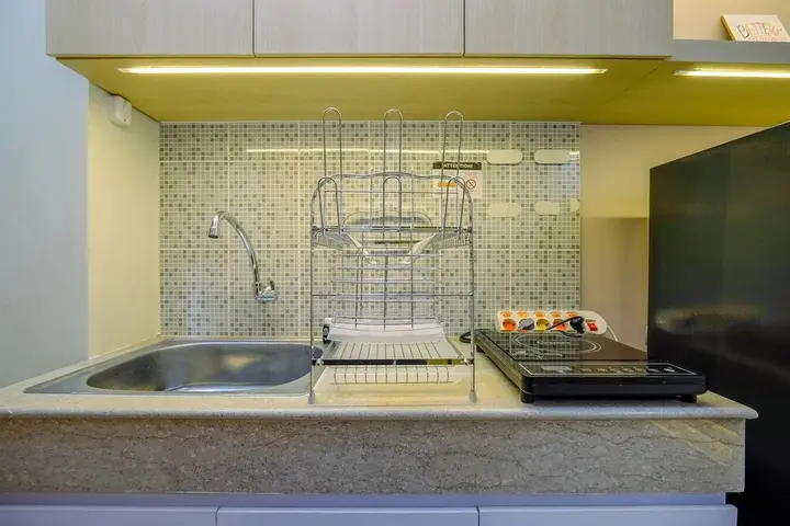 Депок: Comfy And Minimalist Studio At Evenciio Margonda Apartment
