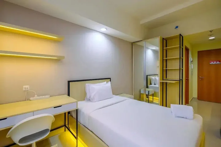 Депок: Comfy And Minimalist Studio At Evenciio Margonda Apartment