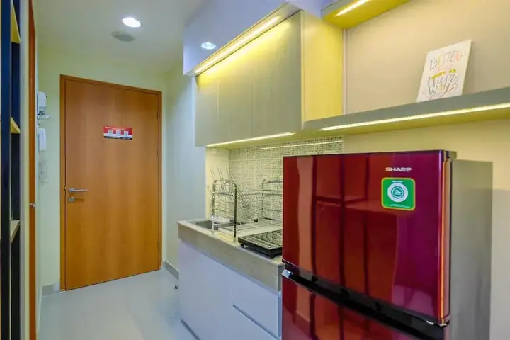 Депок: Comfy And Minimalist Studio At Evenciio Margonda Apartment