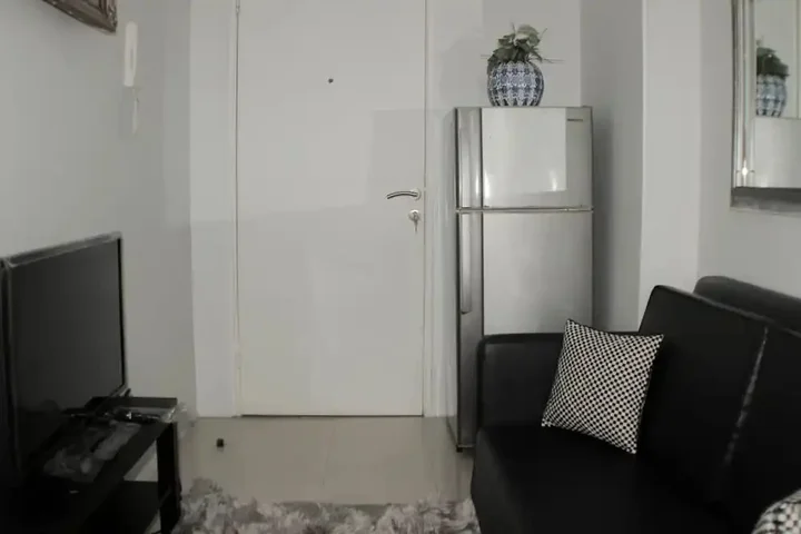 Джакарта: Minimalist And Homey 1Br At Bassura City Apartment