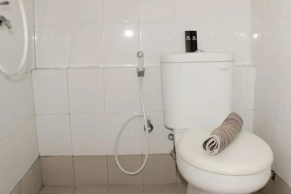 Джакарта: Minimalist And Homey 1Br At Bassura City Apartment