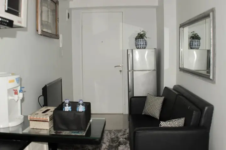 Джакарта: Minimalist And Homey 1Br At Bassura City Apartment