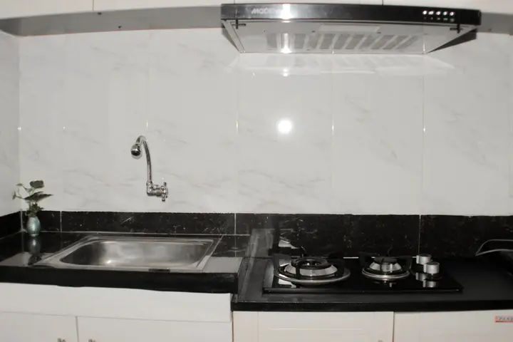 Джакарта: Minimalist And Homey 1Br At Bassura City Apartment
