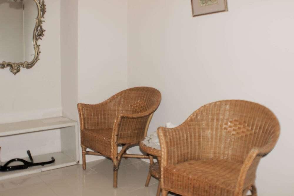 Джакарта: Minimalist And Homey 1Br At Bassura City Apartment