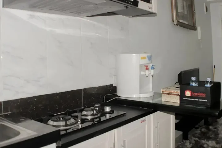 Джакарта: Minimalist And Homey 1Br At Bassura City Apartment