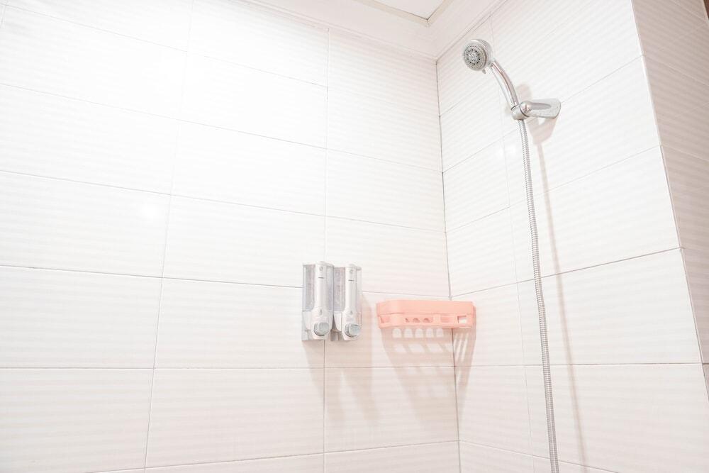 Nice And Comfort Studio At Margonda Residence 3 Apartment — фото 6