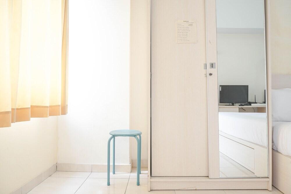 Nice And Comfort Studio At Margonda Residence 3 Apartment — фото 5