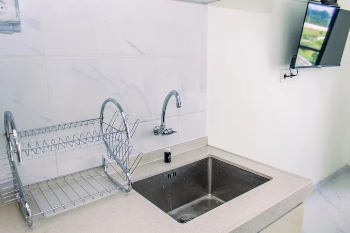 Legok: Studio With Cozy Design At Sky House Bsd Apartment
