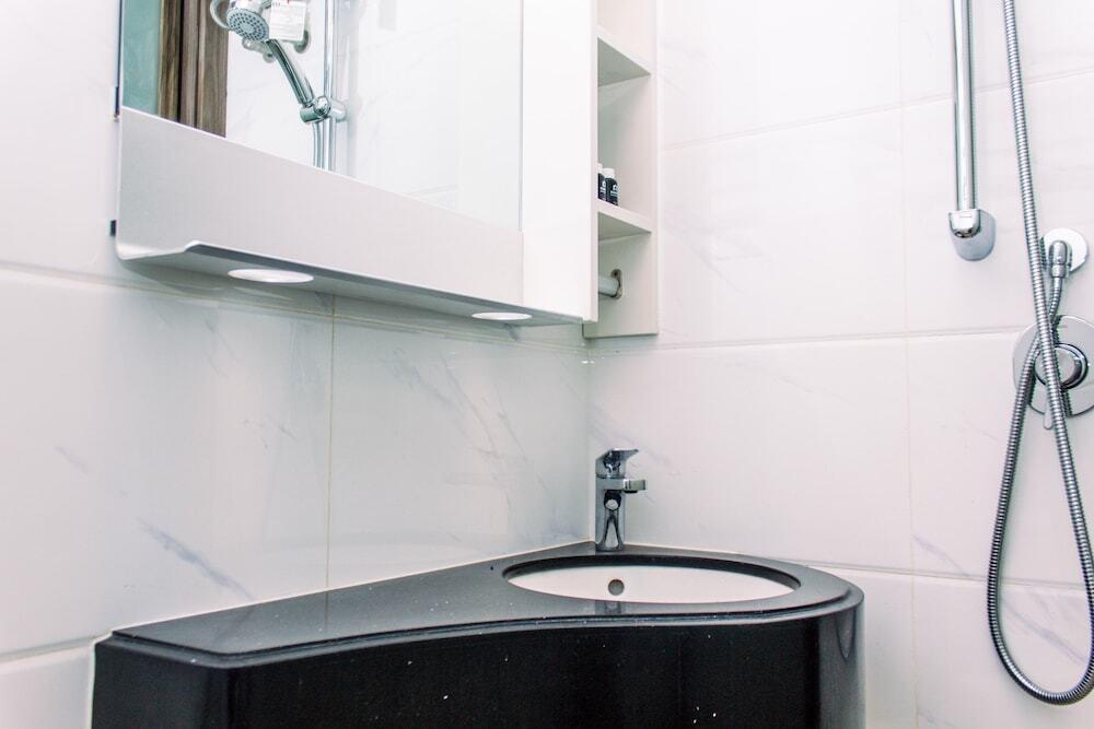 Legok: Studio With Cozy Design At Sky House Bsd Apartment