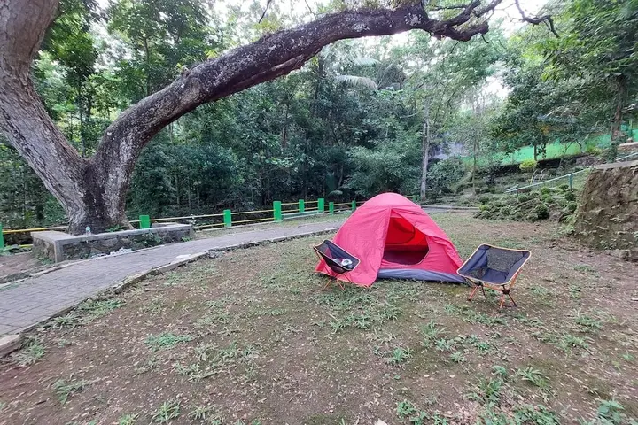 Батуретно: Goa Slarong Camping Ground