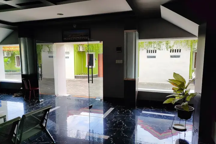 Медан: Lonari Hotel