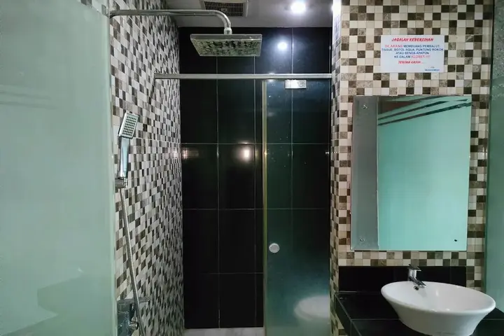 Медан: Lonari Hotel