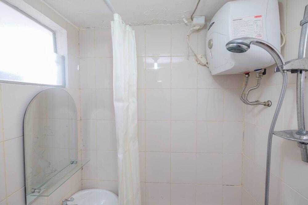 Джакарта: Strategic And Restful 2Br At Bassura City Apartment
