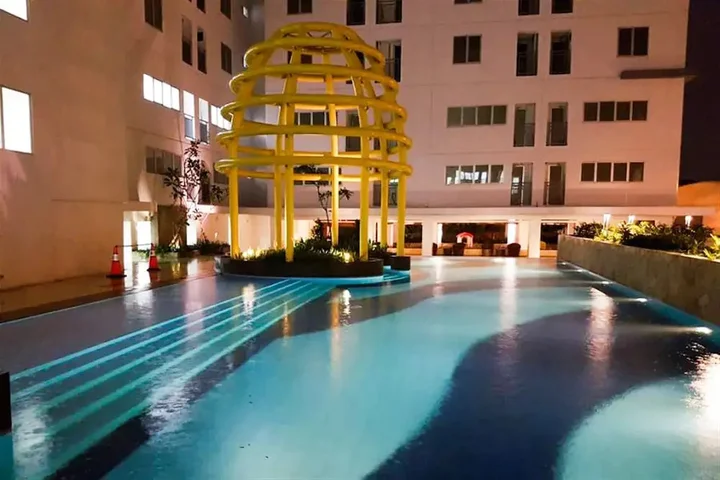 Джакарта: Strategic And Restful 2Br At Bassura City Apartment