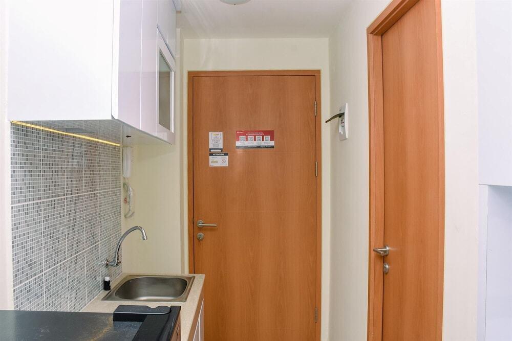 Депок: Elegant And Nice Studio At Evenciio Margonda Apartment